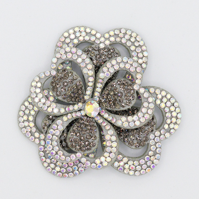 5.6*6cm 3D Flower Shaped Crystal Appliques for Dresses Manufacturer