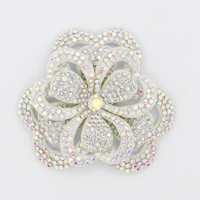 5.6*6cm 3D Flower Shaped Crystal Appliques for Dresses Manufacturer