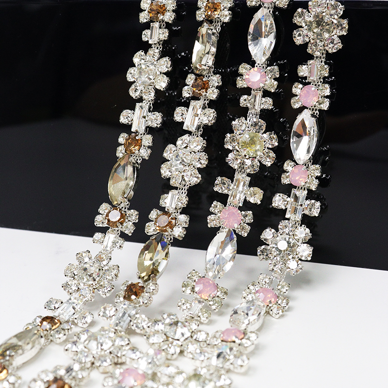 Sparkle Flower Shaped Rhinestone Trim for Sewing Wholesale