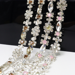 Sparkle Flower Shaped Rhinestone Trim for Sewing Wholesale