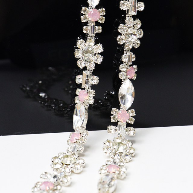 Sparkle Flower Shaped Rhinestone Trim for Sewing Wholesale