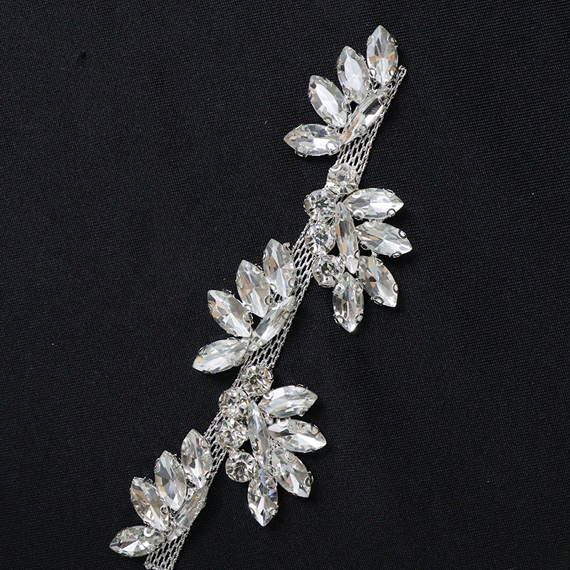Shiny Leaf Shaped Rhinestone Chain Trim Factory