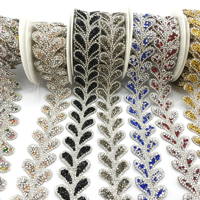 Bling Heart Shaped Crystal Trim for Dresses Factory