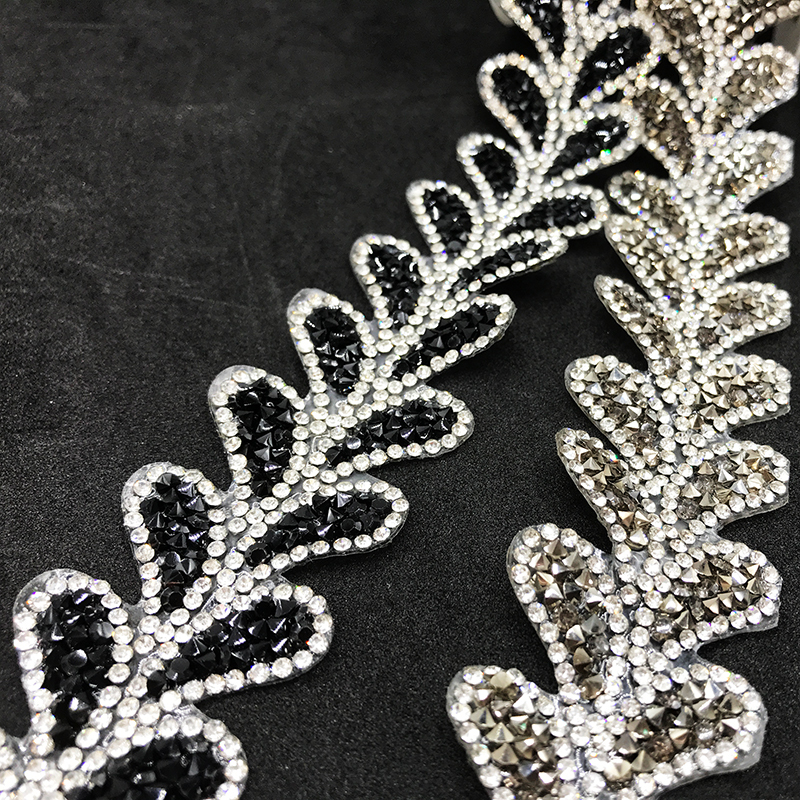 Bling Heart Shaped Crystal Trim for Dresses Factory
