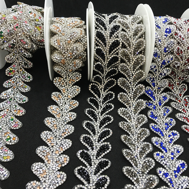 Bling Heart Shaped Crystal Trim for Dresses Factory