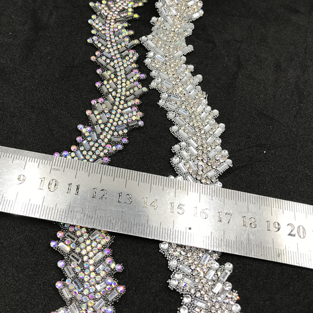 Leaf Shaped Diamond Jeweled Trim By The Yard Supplier