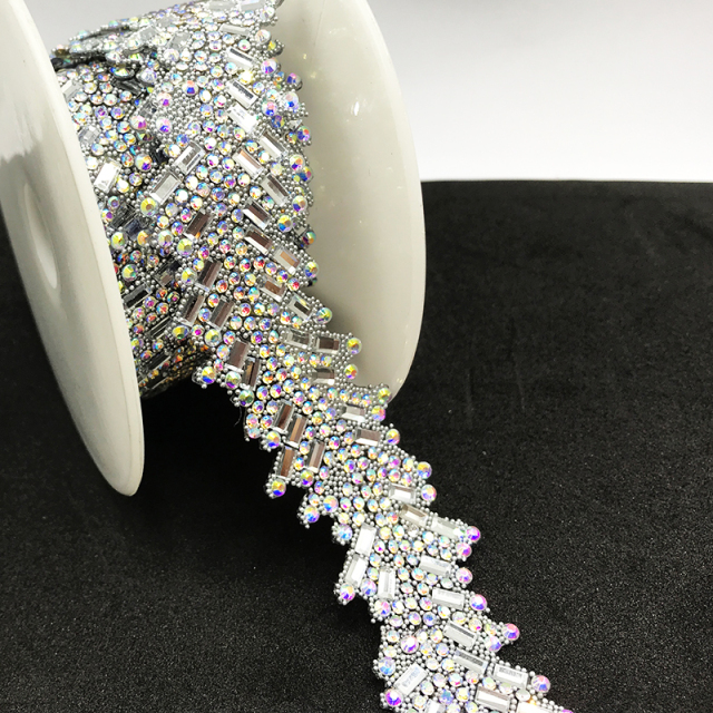 Leaf Shaped Diamond Jeweled Trim By The Yard Supplier
