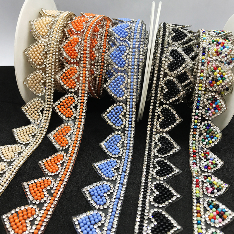 Sparkly Heart Shape Crystal Rhinestone Trimming Manufacturer