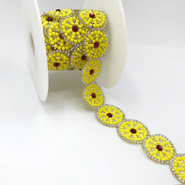 Round Shape Rhinestone Beaded Tape Trimming Exporter