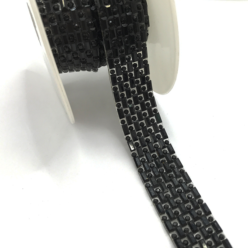Luxury Iron On Clothes Glass Rhinestone Trim Wholesale