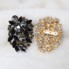 10 Colors Leaf Shaped Rhinestone Brooches in Bulk Wholesale