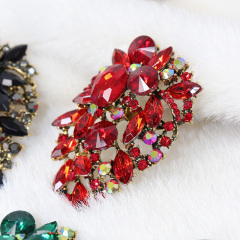10 Colors Leaf Shaped Rhinestone Brooches in Bulk Wholesale