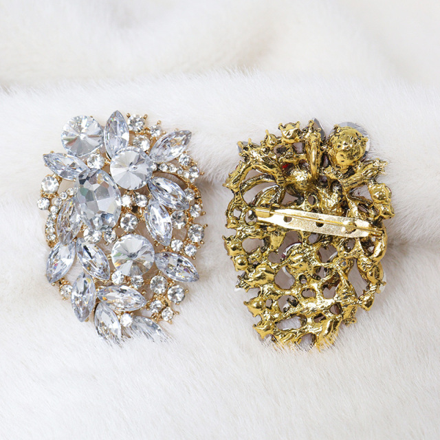10 Colors Leaf Shaped Rhinestone Brooches in Bulk Wholesale