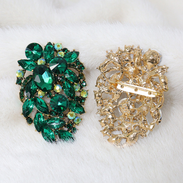 10 Colors Leaf Shaped Rhinestone Brooches in Bulk Wholesale