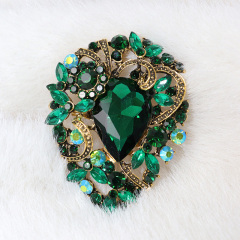 Bling Bling Oval Shaped Rhinestone Brooches Wholesale Supplier