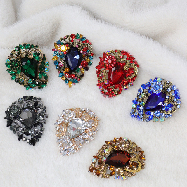 Bling Bling Oval Shaped Rhinestone Brooches Wholesale Supplier