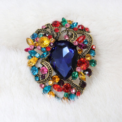 Bling Bling Oval Shaped Rhinestone Brooches Wholesale Supplier