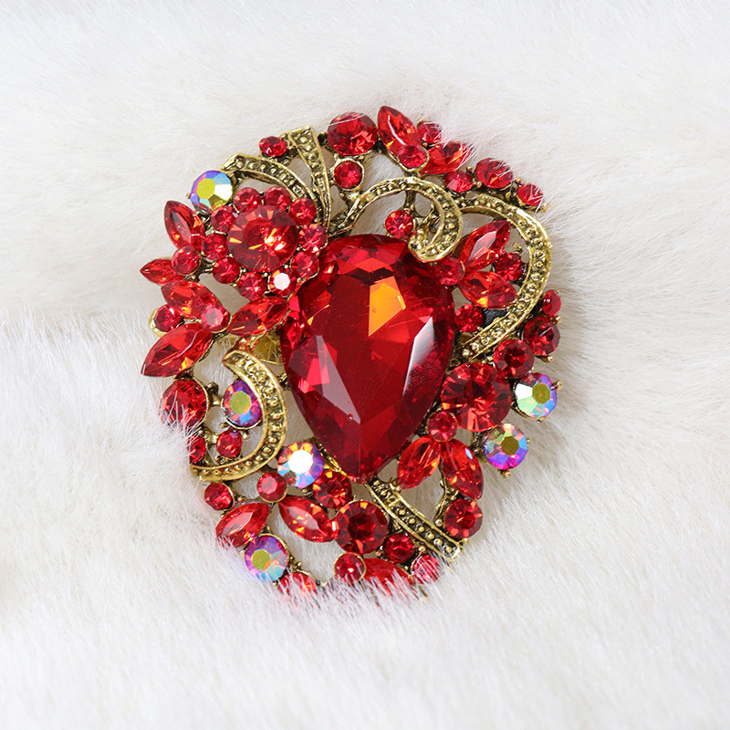 Bling Bling Oval Shaped Rhinestone Brooches Wholesale Supplier