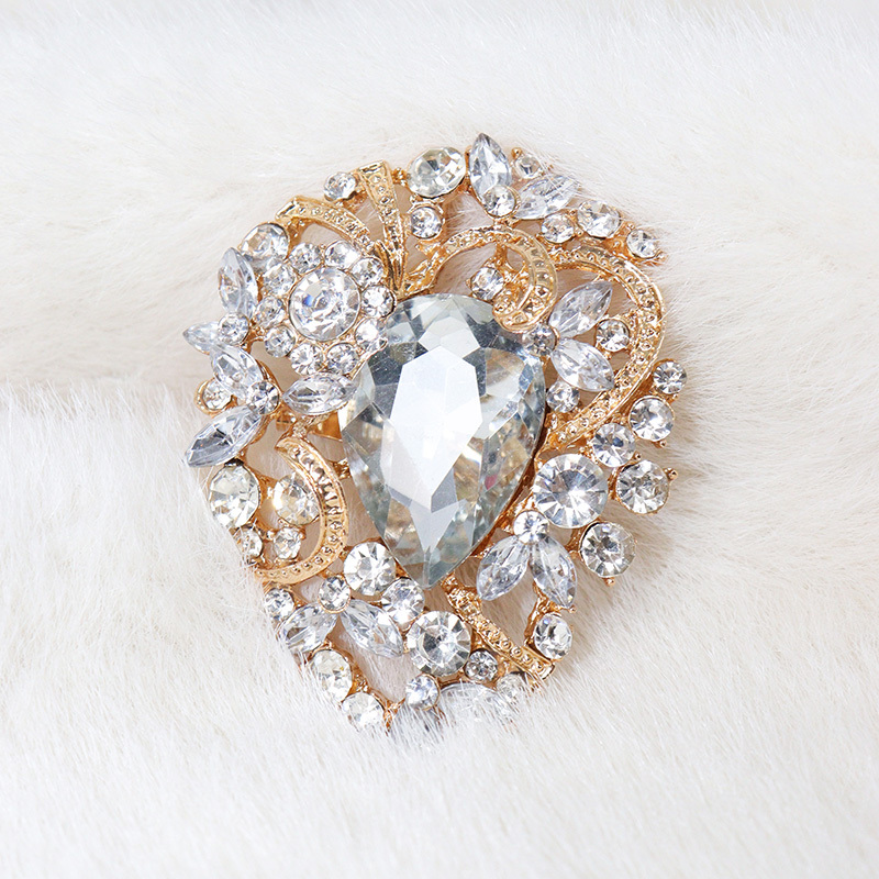 Bling Bling Oval Shaped Rhinestone Brooches Wholesale Supplier