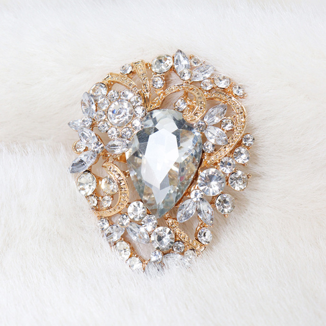 Bling Bling Oval Shaped Rhinestone Brooches Wholesale Supplier
