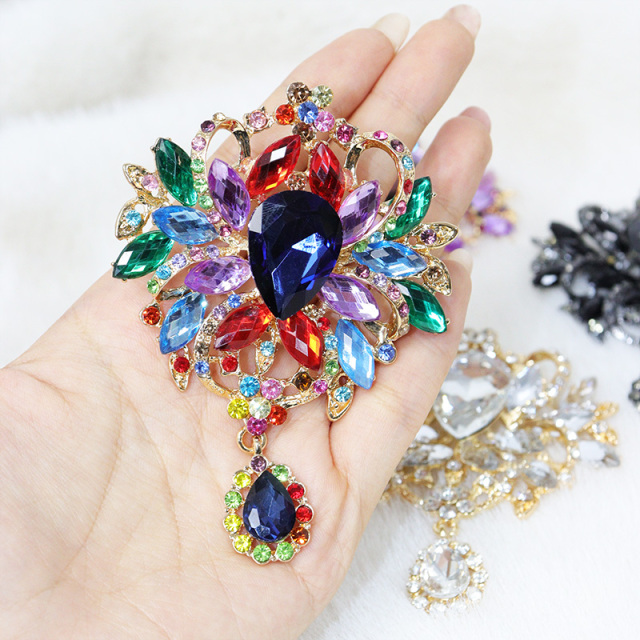Elegant Diamond Rhinestone Brooch with Pendant for Dress Factory