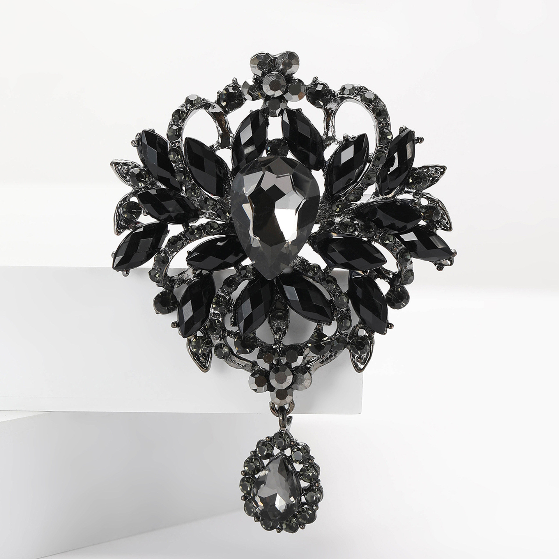 Elegant Diamond Rhinestone Brooch with Pendant for Dress Factory