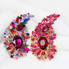 Vintage Style Leaf Shaped Crystal Brooch Pin Manufacturer