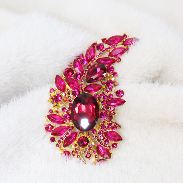 Vintage Style Leaf Shaped Crystal Brooch Pin Manufacturer