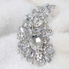 Vintage Style Leaf Shaped Crystal Brooch Pin Manufacturer