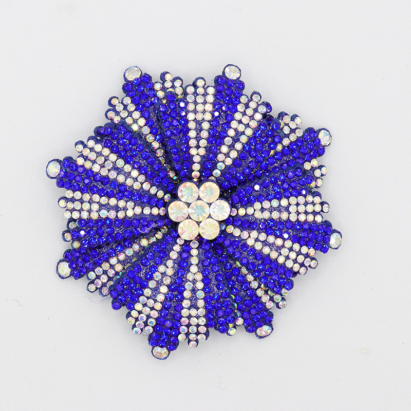Small 3D Round Crystal Flower Appliques Factory
