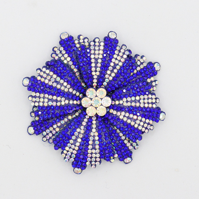 Small 3D Round Crystal Flower Appliques Factory