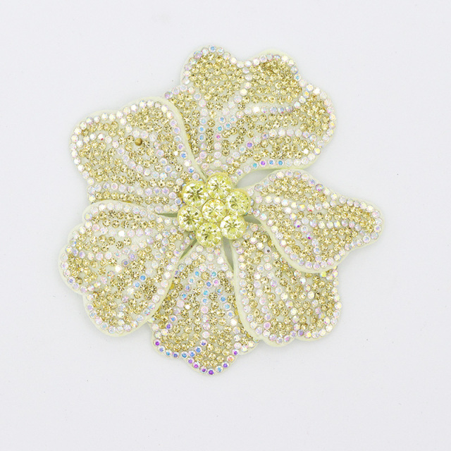 8*7.6cm 3D Bedazzled Flower Appliques for Clothes Supplier
