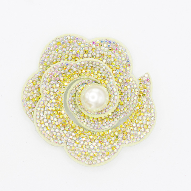 Elegant Pearl Beaded Floral Applique for Clothing Factory