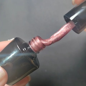 Rainbow glitter glaze cat eye