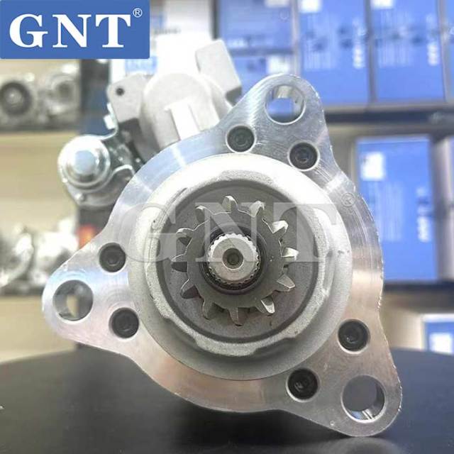 24V 12T 9.0KW Starter compatible with Cummins ISC Engine 8200101 8200272 8200435 8200447 8200727 8200825 8200833 8201166 8201175 8201176 8201177