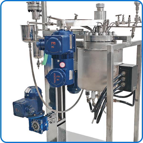 photo shows the electric lifting device of the reactor