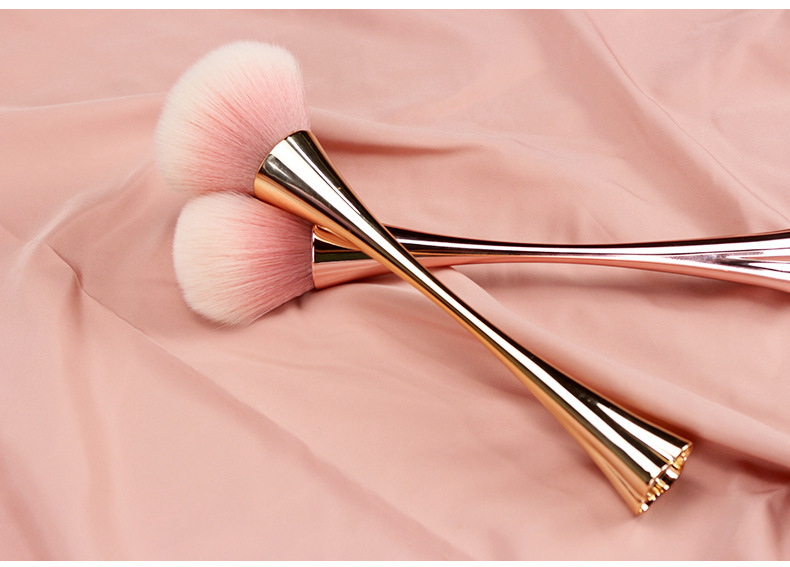 2024 Nail Dust Brushes Make Up Powder Cleaning Brush Manicure Tools (B070)