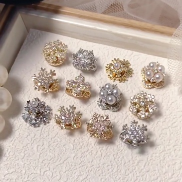 Rotating Snowflake & Lucky Charm 5D Nail Art Decorations – DIY & Salon Nail Design​ (D132)