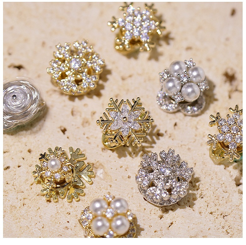 Rotating Snowflake & Lucky Charm 5D Nail Art Decorations – DIY & Salon Nail Design​ (D132)