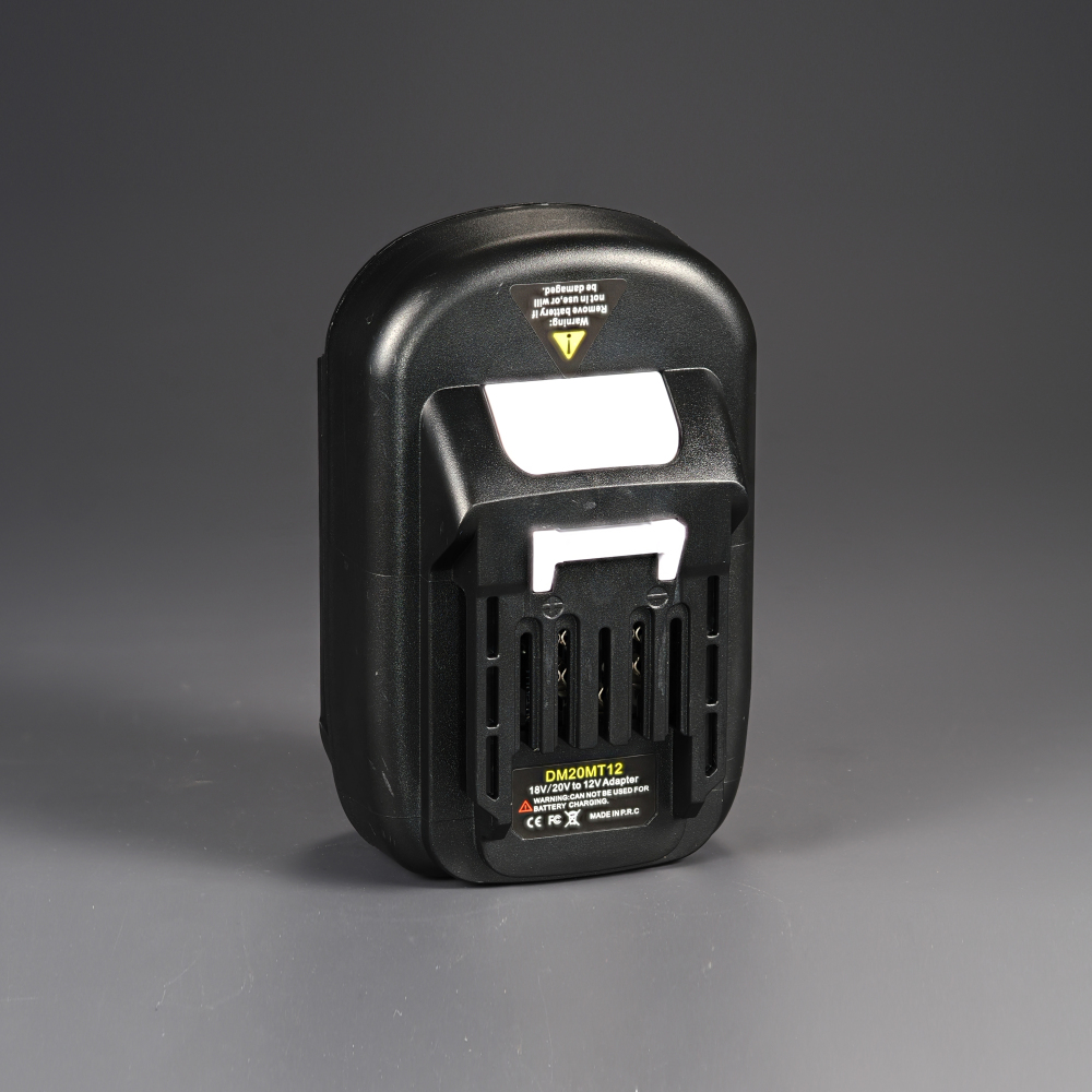 1x Adapter DeWalt 20v\Milwaukee M18 Li-lon Batteries To Makita 12v CXT Tools