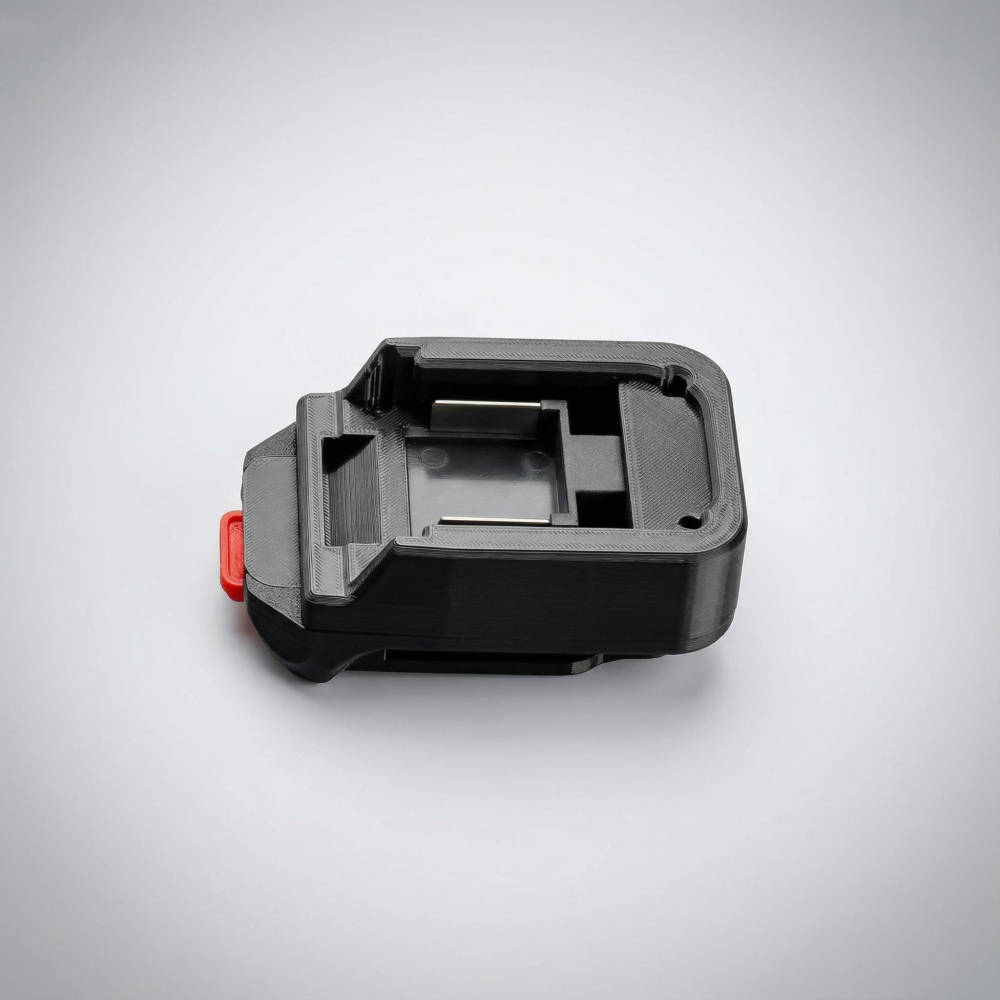 1x Adapter for Makita 18v LXT Li-Ion Battery to MacNaught 18V Pump or Powergun Grease Gun - Built-in low-voltage protection BMS