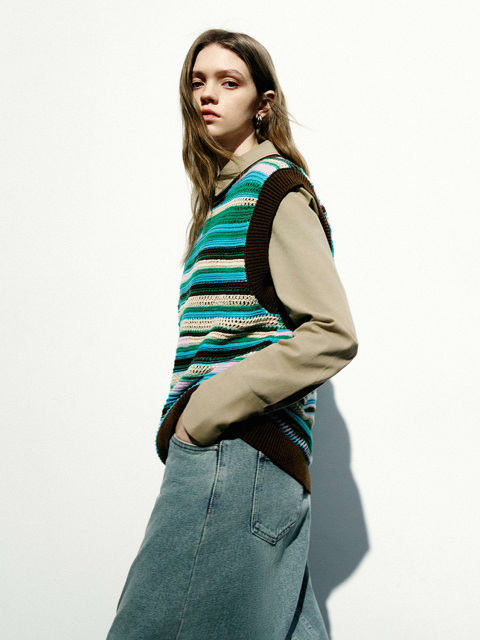 Factory Women's crew neck knitted tank top