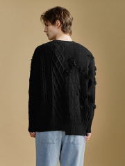 fashionable and men's crew collar seater soft and black