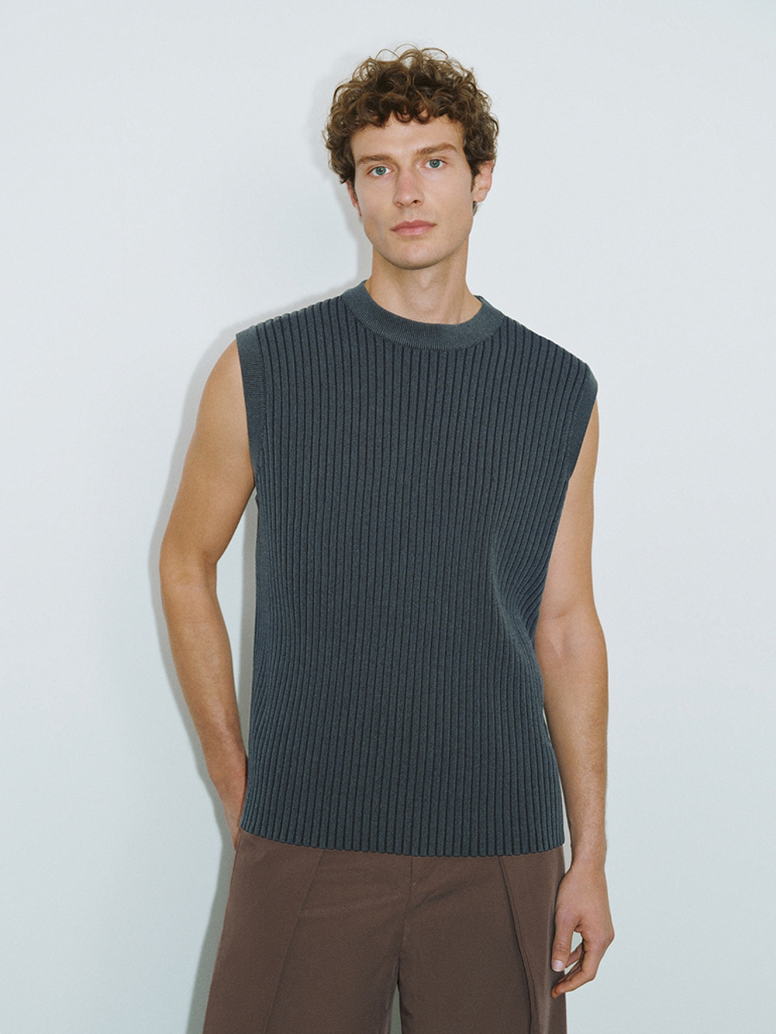 Men's knitted vest