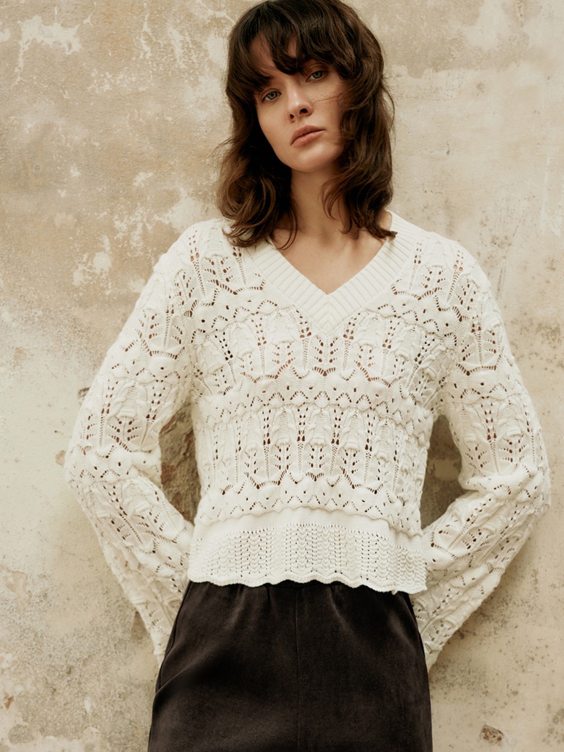 Elegant V-neck Design Textured Women's Knitwear