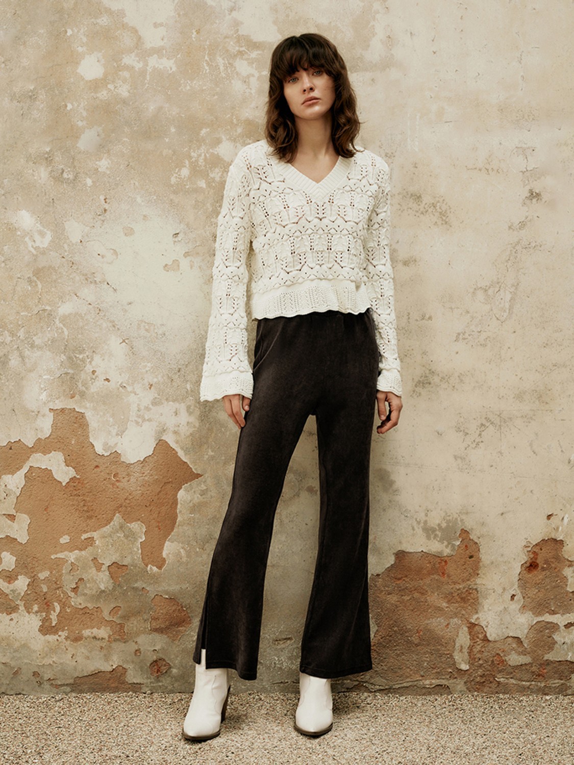 Elegant V-neck Design Textured Women's Knitwear