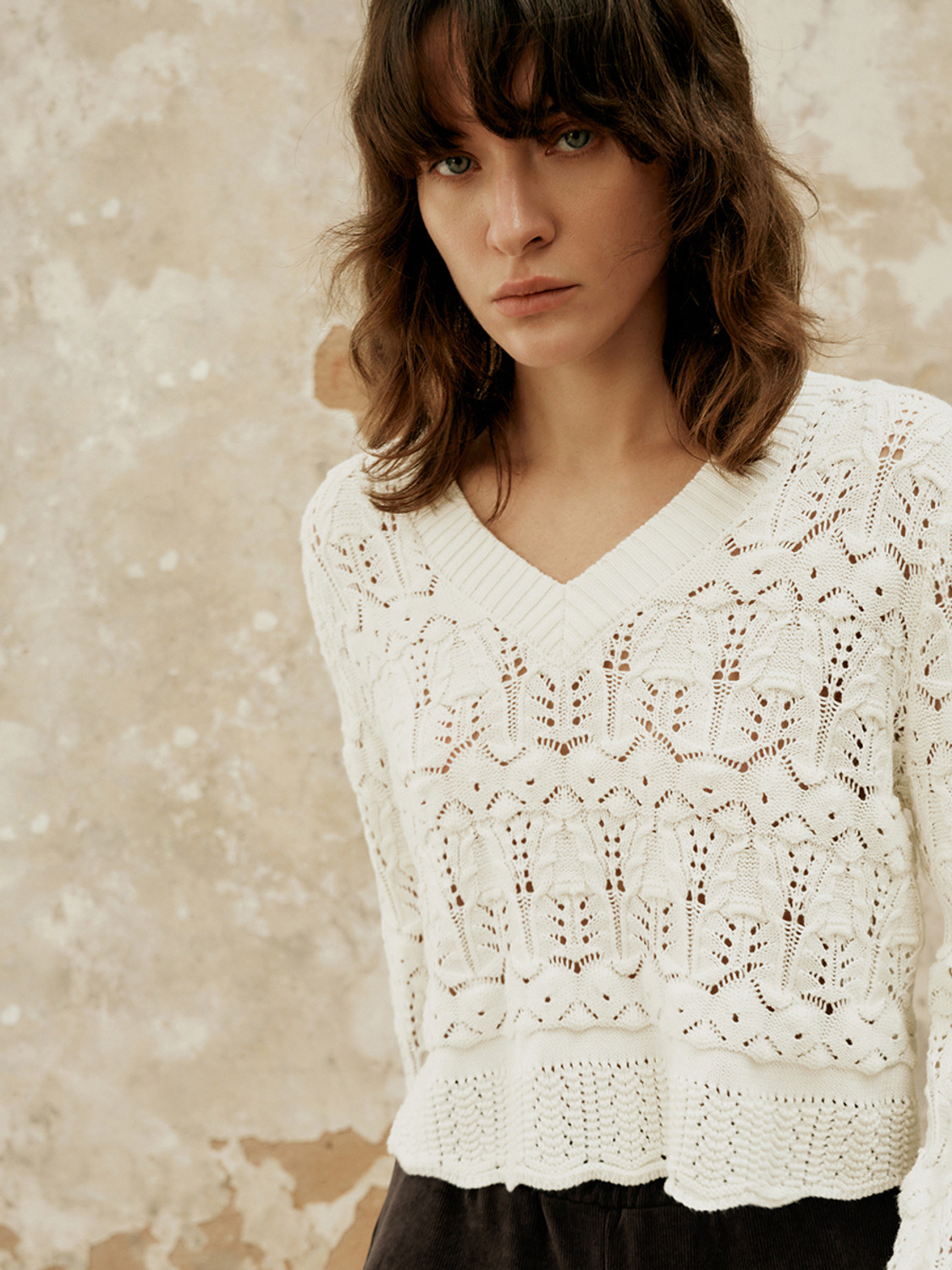 Elegant V-neck Design Textured Women's Knitwear