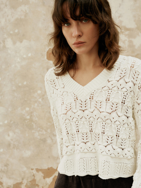Elegant V-neck Design Textured Women's Knitwear