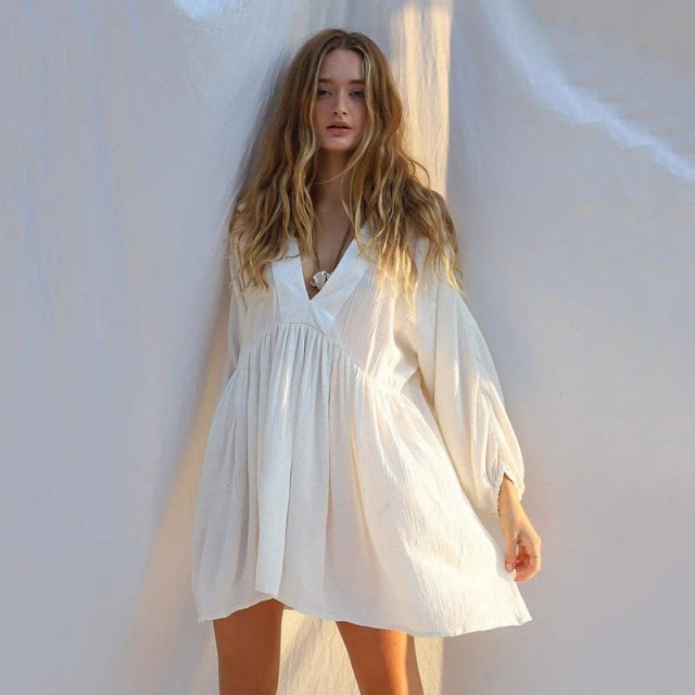 Beach dress Long sleeve beach smock Sexy V-neck vacation sunscreen bikini smock