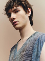 Men's contrasting knitted vest